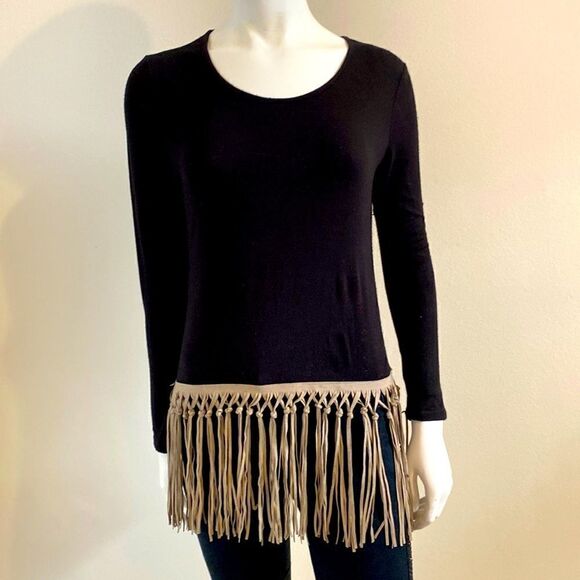 Black top long sleeve scoop neck with tan fringe S - Picture 1 of 4
